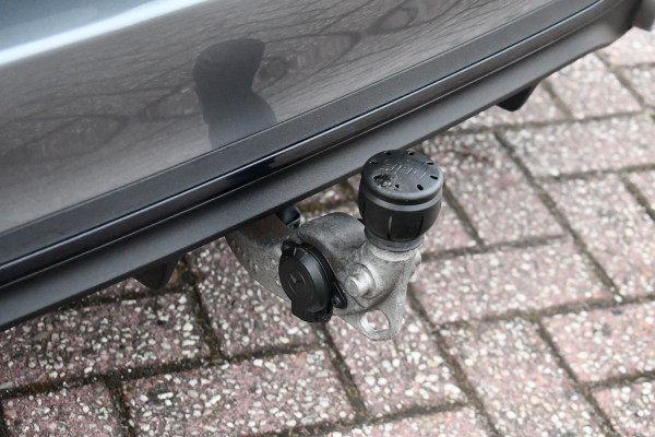 Mercedes-Benz C-Klasse Estate 300 e AMG Line Pano Trekh Distronic Night 360-cam