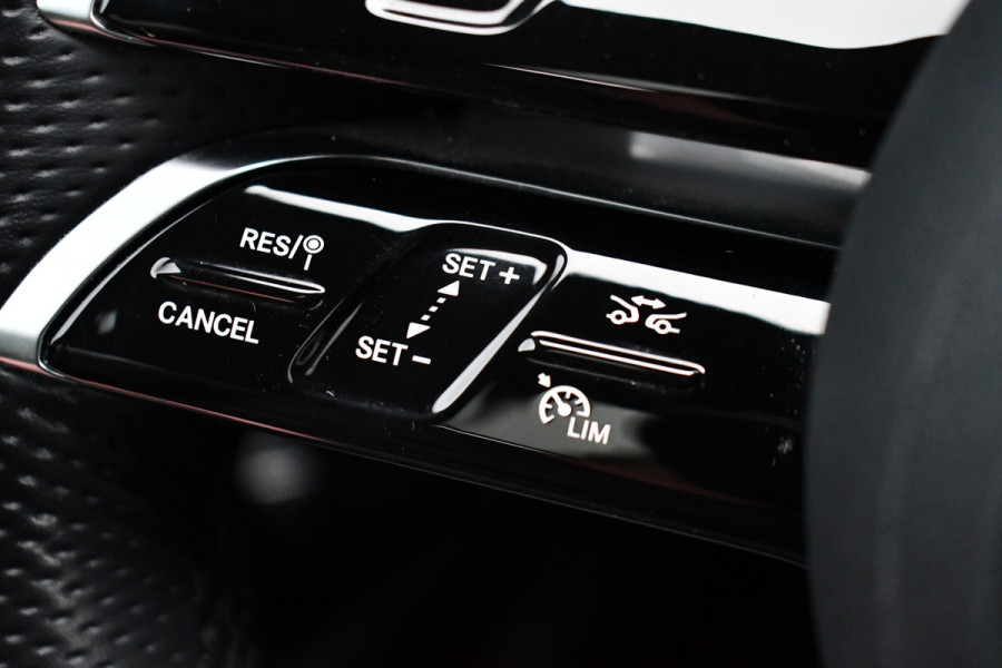 Mercedes-Benz C-Klasse Estate 300 e AMG Line Pano Trekh Distronic Night 360-cam