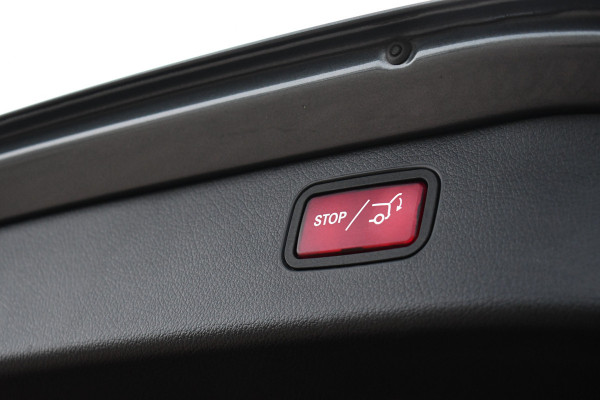 Mercedes-Benz C-Klasse Estate 300 e AMG Line Pano Trekh Distronic Night 360-cam