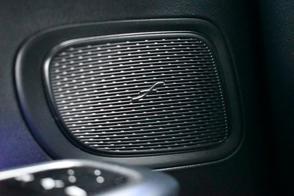 Mercedes-Benz C-Klasse Estate 300 e AMG Line Pano Trekh Distronic Night 360-cam