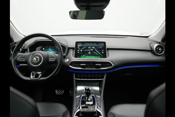 MG EHS 1.5 TGDI Luxury Plug In Hybrid 258pk PHEV | Panodak | Adaptive Cruise | 360 Camera | Lederen Sportstoelen Verwarmd | Sfeerverlichting | Keyless | Apple Carplay | Blis | Navigatie | Virtual | DAB |