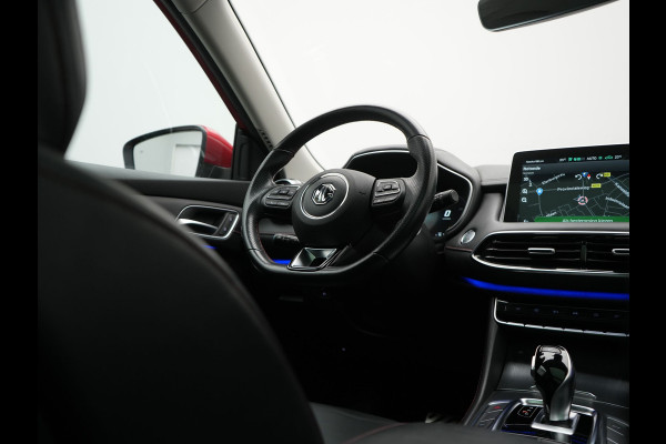 MG EHS 1.5 TGDI Luxury Plug In Hybrid 258pk PHEV | Panodak | Adaptive Cruise | 360 Camera | Lederen Sportstoelen Verwarmd | Sfeerverlichting | Keyless | Apple Carplay | Blis | Navigatie | Virtual | DAB |