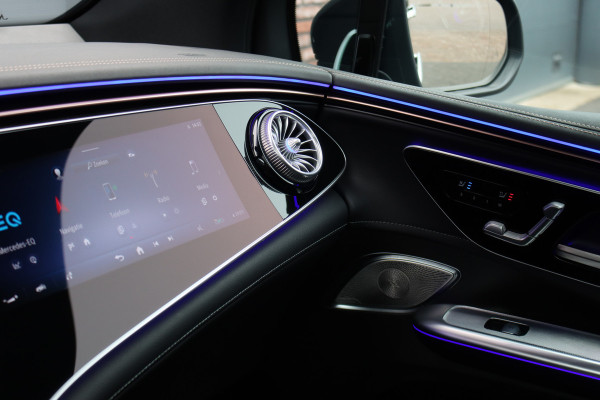 Mercedes-Benz EQE SUV 350+ AMG Line 96 kWh | Airmatic | Hyperscreen | Achterasbesturing | Distronic+ | Massage | Trekhaak | Burmester | HUD | Stoelventilatie | Verwarmd Stuurwiel | Digital Light | Leder | 22kW |