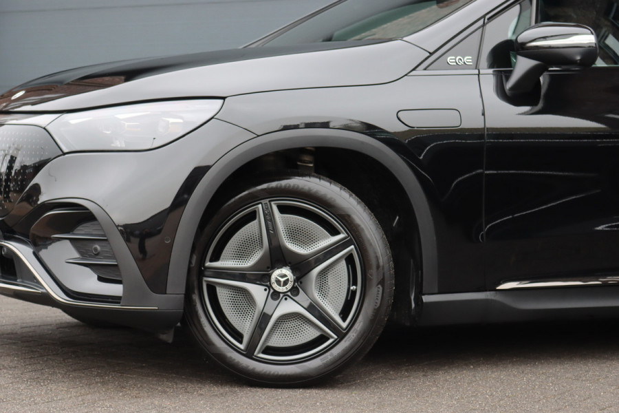 Mercedes-Benz EQE SUV 350+ AMG Line 96 kWh | Airmatic | Hyperscreen | Achterasbesturing | Distronic+ | Massage | Trekhaak | Burmester | HUD | Stoelventilatie | Verwarmd Stuurwiel | Digital Light | Leder | 22kW |