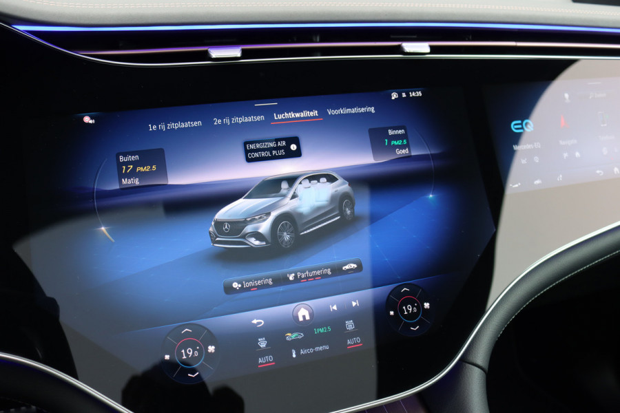 Mercedes-Benz EQE SUV 350+ AMG Line 96 kWh | Airmatic | Hyperscreen | Achterasbesturing | Distronic+ | Massage | Trekhaak | Burmester | HUD | Stoelventilatie | Verwarmd Stuurwiel | Digital Light | Leder | 22kW |
