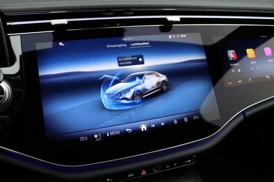 Mercedes-Benz E-Klasse 220 d AMG Line | Hyperscreen | Distronic | Memory | Surround Camera | Keyless Go | Verwarmd Stuurwiel | Digital Light | Nightpakket | Dodehoekassistent |