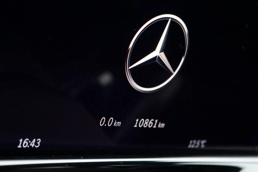 Mercedes-Benz E-Klasse 220 d AMG Line | Hyperscreen | Distronic | Memory | Surround Camera | Keyless Go | Verwarmd Stuurwiel | Digital Light | Nightpakket | Dodehoekassistent |