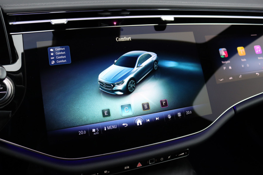 Mercedes-Benz E-Klasse 220 d AMG Line | Hyperscreen | Distronic | Memory | Surround Camera | Keyless Go | Verwarmd Stuurwiel | Digital Light | Nightpakket | Dodehoekassistent |