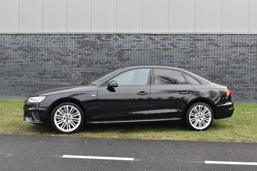 Audi A4 Limousine 35 TFSI S-line 2.0 Mild Hybrid S-line black edition Automaat Leder interieur