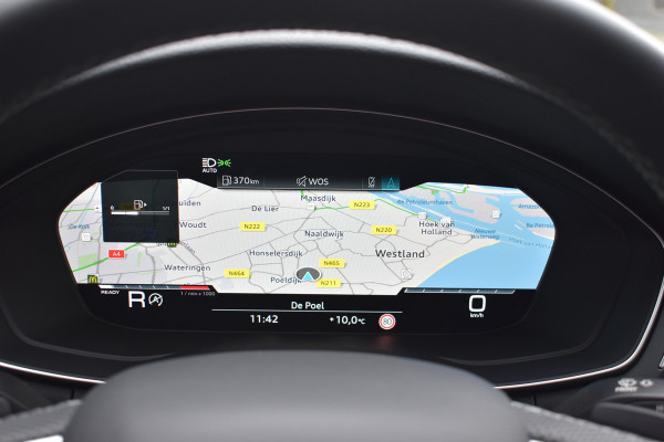 Audi A4 Limousine 35 TFSI S-line 2.0 Mild Hybrid S-line black edition Automaat Leder interieur