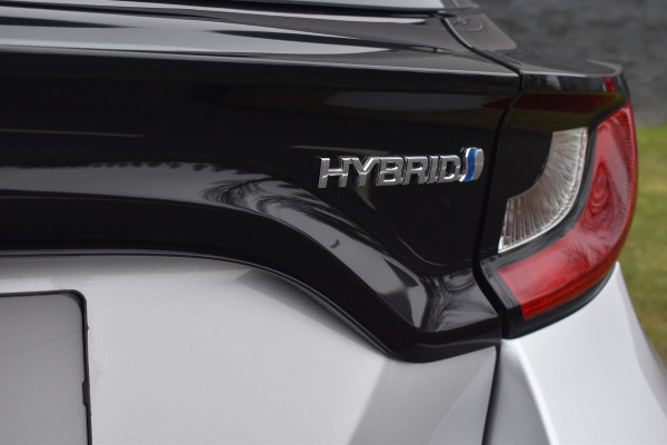 Mazda 2 Hybrid 1.5 Pure Hybride automaat grijs stoelverwarming Carplay