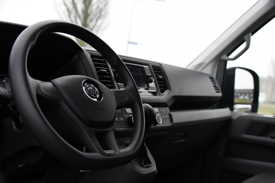 Volkswagen Crafter 30 2.0 TDI L3H3 PB Edition Camera, Carplay, Stoelverwarming, Sensoren, 140pk, Automaat, multimedia, Uniek!