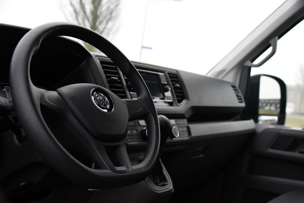 Volkswagen Crafter 30 2.0 TDI L3H3 PB Edition Camera, Carplay, Stoelverwarming, Sensoren, 140pk, Automaat, multimedia, Uniek!