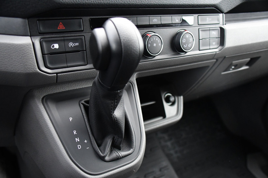 Volkswagen Crafter 30 2.0 TDI L3H3 PB Edition Camera, Carplay, Stoelverwarming, Sensoren, 140pk, Automaat, multimedia, Uniek!