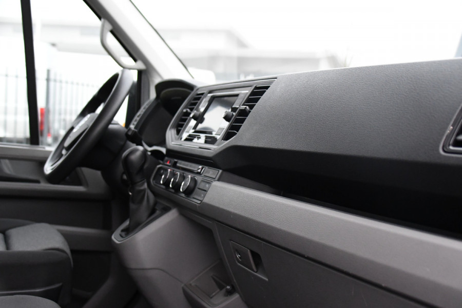 Volkswagen Crafter 30 2.0 TDI L3H3 PB Edition Camera, Carplay, Stoelverwarming, Sensoren, 140pk, Automaat, multimedia, Uniek!