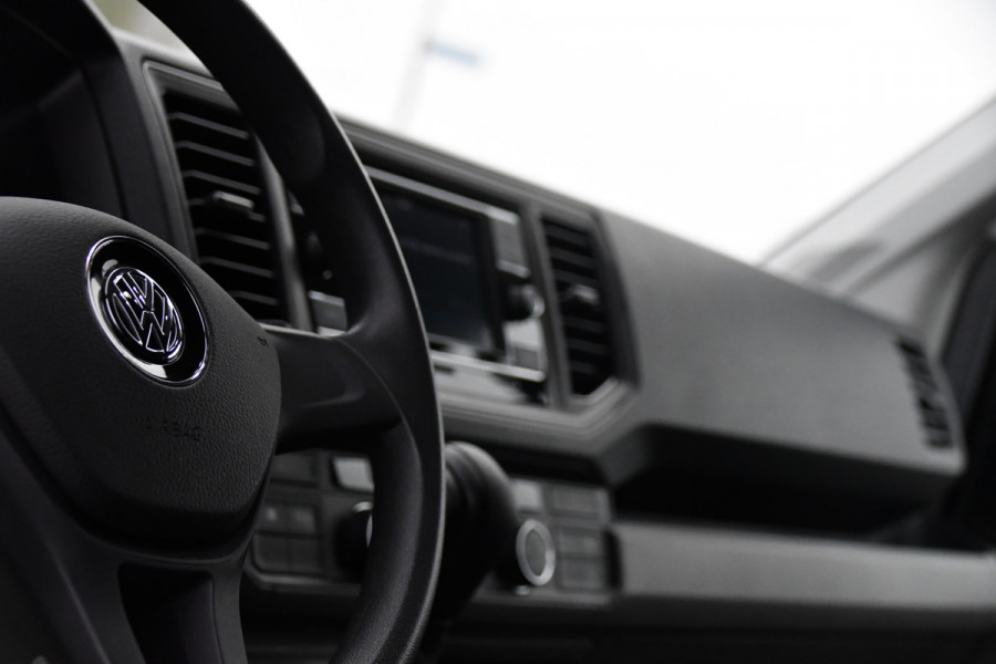 Volkswagen Crafter 30 2.0 TDI L3H3 PB Edition Camera, Carplay, Stoelverwarming, Sensoren, 140pk, Automaat, multimedia, Uniek!