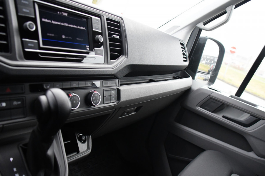 Volkswagen Crafter 30 2.0 TDI L3H3 PB Edition Camera, Carplay, Stoelverwarming, Sensoren, 140pk, Automaat, multimedia, Uniek!