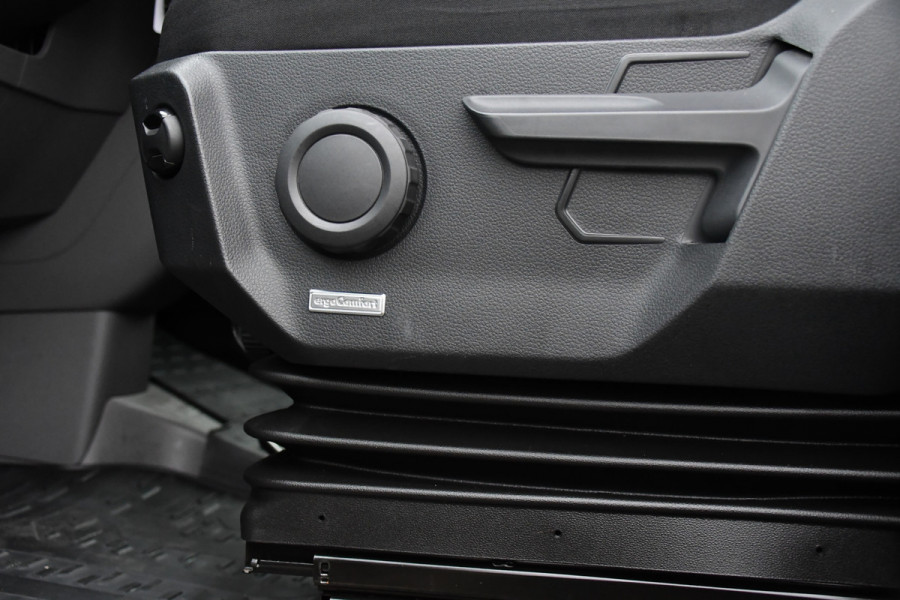 Volkswagen Crafter 30 2.0 TDI L3H3 PB Edition Camera, Carplay, Stoelverwarming, Sensoren, 140pk, Automaat, multimedia, Uniek!