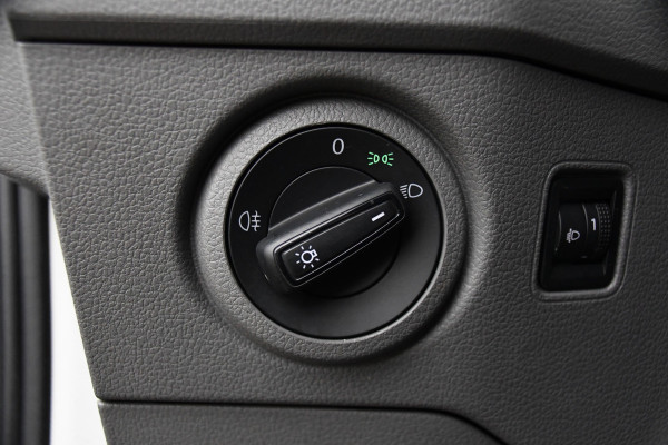 Volkswagen Crafter 30 2.0 TDI L3H3 PB Edition Camera, Carplay, Stoelverwarming, Sensoren, 140pk, Automaat, multimedia, Uniek!