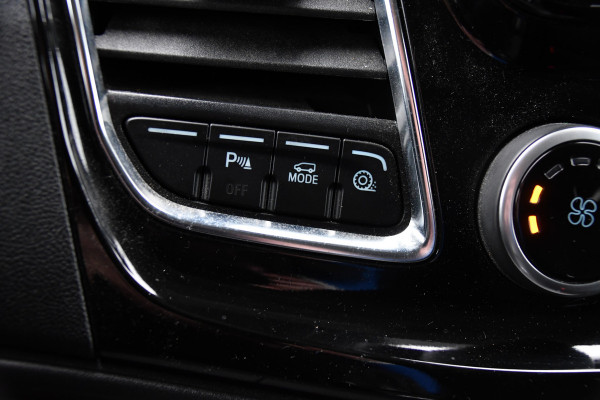 Ford Transit Custom 300 2.0 TDCI L2H1 DC Limited Black Edition Camera, Cruise, Carplay, Stoelverwarming, 170pk, 2 x Schuifdeur, Automaat, Uniek!