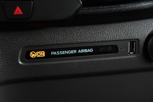 Ford Transit Custom 300 2.0 TDCI L2H1 Limited DC Black Edition Camera, Cruise, Carplay, 170pk, 2 x Schuifdeur, Stoelverwarming, Automaat, Sensoren, Uniek!