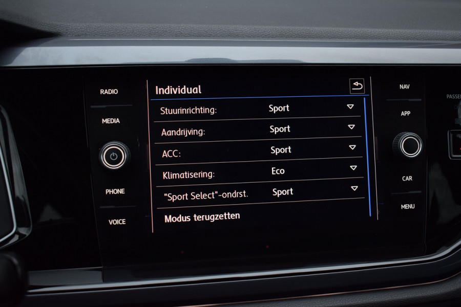 Volkswagen Polo 1.5 TSI 150pk DSG R-line | Camera | LED | Beats | 17"