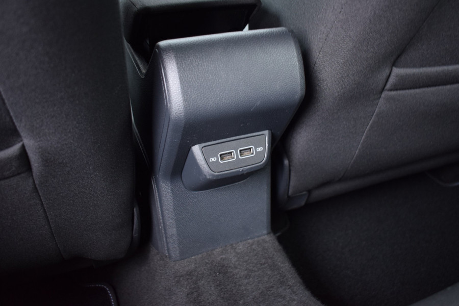 Volkswagen Polo 1.5 TSI 150pk DSG R-line | Camera | LED | Beats | 17"