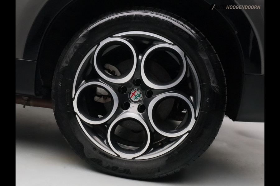 Alfa Romeo Tonale 1.3T PHEV Ti (LED,KEYLESS,SFEERVERLICHTING,APPLE CARPLAY,COMFORT-STOELEN,CAMERA)
