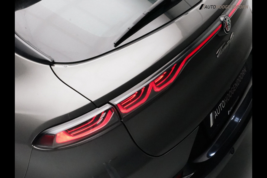 Alfa Romeo Tonale 1.3T PHEV Ti (LED,KEYLESS,SFEERVERLICHTING,APPLE CARPLAY,COMFORT-STOELEN,CAMERA)