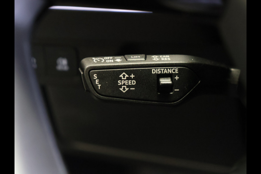 Audi Q4 e-tron 40 Advanced edition 77 kWh [APPLE CARPLAY, ANDROID, ADAPTIVE CRUISE, CAMERA, STOELVERWARMING, PDC V+A, VOL LEDER, CLIMATE, NIEUWSTAAT]