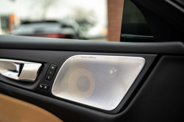 Volvo V60 2.0 T6 AWD Inscription 310pk Massage B&W Trekhaak