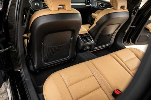 Volvo V60 2.0 T6 AWD Inscription 310pk Massage B&W Trekhaak