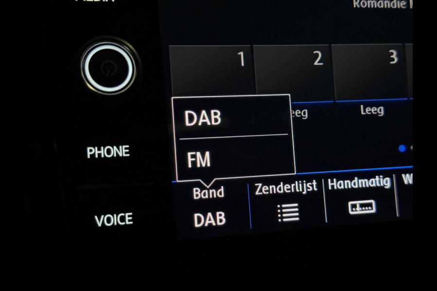 Volkswagen T-Roc 2.0 TSI 4Motion R-line | PANO | VIRTUAL | BEATS | VOL!