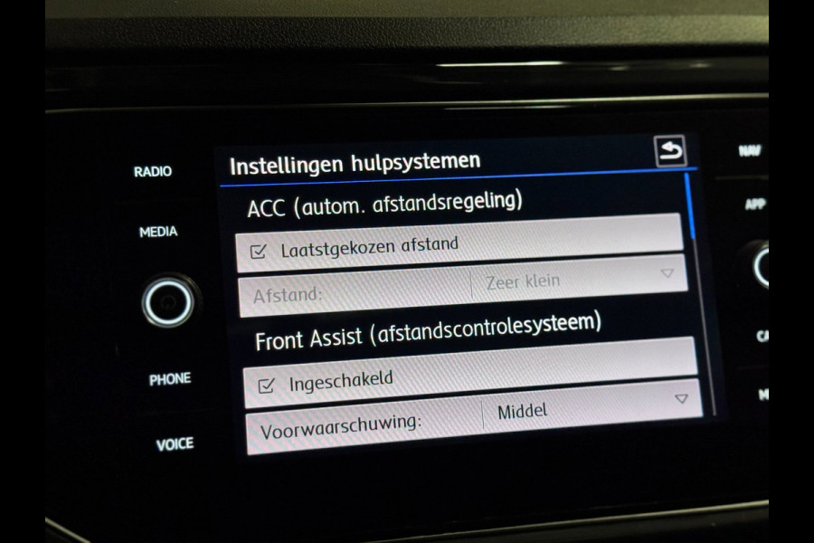 Volkswagen T-Roc 2.0 TSI 4Motion R-line | PANO | VIRTUAL | BEATS | VOL!