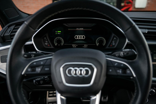 Audi Q3 45 TFSI e S-line INDIVIDUAL Audi Exclusive Lak