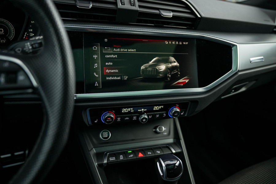 Audi Q3 45 TFSI e S-line INDIVIDUAL Audi Exclusive Lak