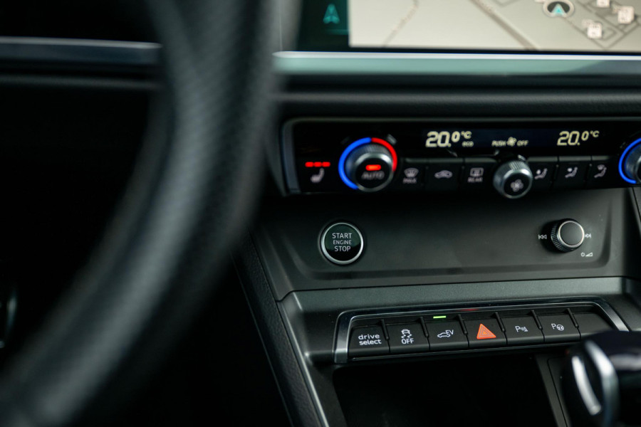 Audi Q3 45 TFSI e S-line INDIVIDUAL Audi Exclusive Lak