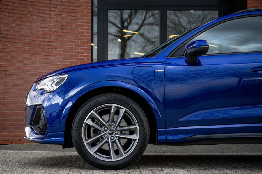 Audi Q3 45 TFSI e S-line INDIVIDUAL Audi Exclusive Lak