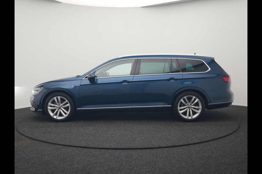 Volkswagen Passat Variant 1.4 TSI GTE Business Plug In Hybrid 218pk Dealer O.H. PHEV | Adaptive Cruise | Head Up | 360 Camera | Lederen Sportstoelen Massage & Memory | Sfeerverlichting | Stoelen & Stuur Verwarmd | Keyless | Blis | Virtual | Navigatie | DAB |