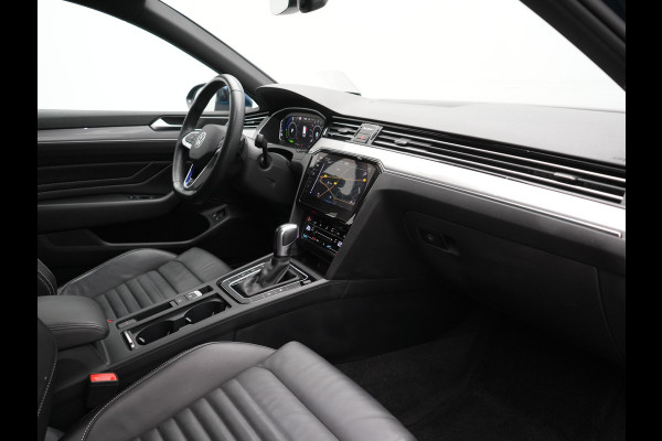 Volkswagen Passat Variant 1.4 TSI GTE Business Plug In Hybrid 218pk Dealer O.H. PHEV | Adaptive Cruise | Head Up | 360 Camera | Lederen Sportstoelen Massage & Memory | Sfeerverlichting | Stoelen & Stuur Verwarmd | Keyless | Blis | Virtual | Navigatie | DAB |