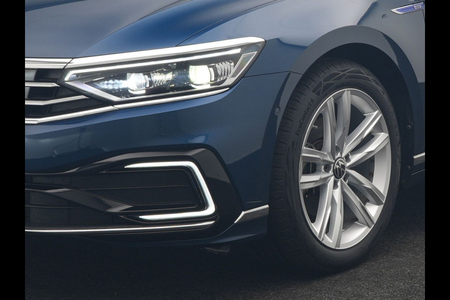 Volkswagen Passat Variant 1.4 TSI GTE Business Plug In Hybrid 218pk Dealer O.H. PHEV | Adaptive Cruise | Head Up | 360 Camera | Lederen Sportstoelen Massage & Memory | Sfeerverlichting | Stoelen & Stuur Verwarmd | Keyless | Blis | Virtual | Navigatie | DAB |