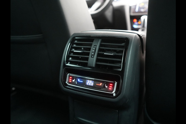 Volkswagen Passat Variant 1.4 TSI GTE Business Plug In Hybrid 218pk Dealer O.H. PHEV | Adaptive Cruise | Head Up | 360 Camera | Lederen Sportstoelen Massage & Memory | Sfeerverlichting | Stoelen & Stuur Verwarmd | Keyless | Blis | Virtual | Navigatie | DAB |