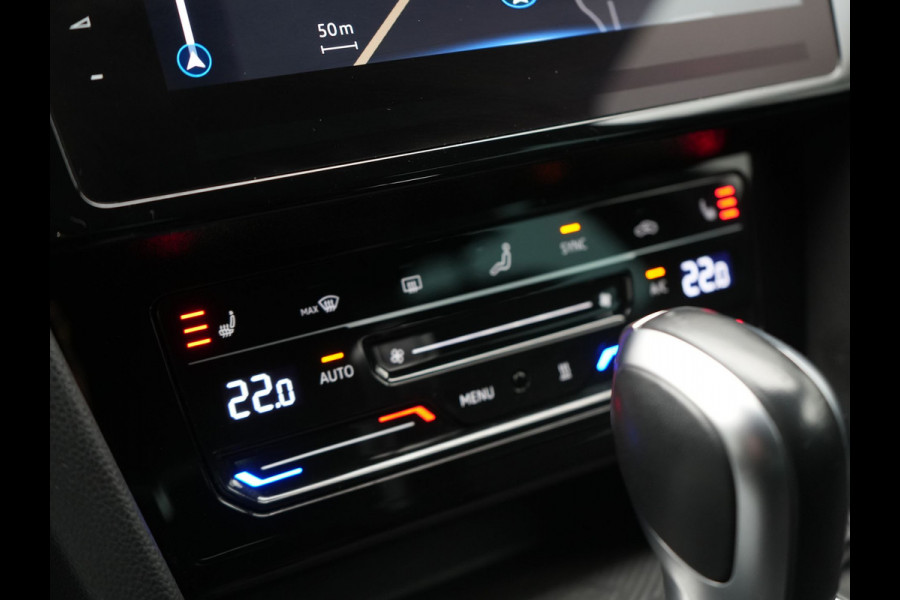 Volkswagen Passat Variant 1.4 TSI GTE Business Plug In Hybrid 218pk Dealer O.H. PHEV | Adaptive Cruise | Head Up | 360 Camera | Lederen Sportstoelen Massage & Memory | Sfeerverlichting | Stoelen & Stuur Verwarmd | Keyless | Blis | Virtual | Navigatie | DAB |