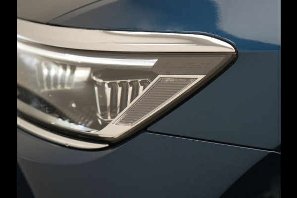 Volkswagen Passat Variant 1.4 TSI GTE Business Plug In Hybrid 218pk Dealer O.H. PHEV | Adaptive Cruise | Head Up | 360 Camera | Lederen Sportstoelen Massage & Memory | Sfeerverlichting | Stoelen & Stuur Verwarmd | Keyless | Blis | Virtual | Navigatie | DAB |