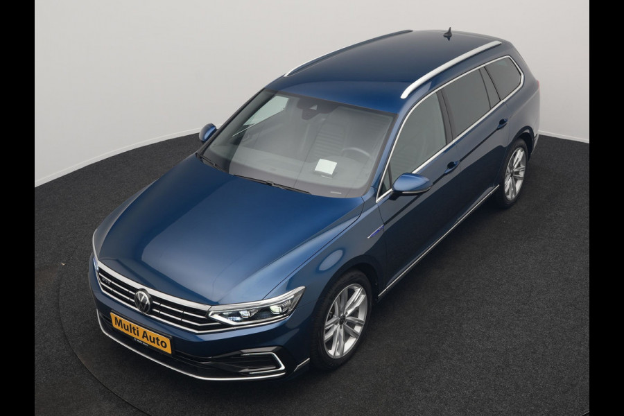 Volkswagen Passat Variant 1.4 TSI GTE Business Plug In Hybrid 218pk Dealer O.H. PHEV | Adaptive Cruise | Head Up | 360 Camera | Lederen Sportstoelen Massage & Memory | Sfeerverlichting | Stoelen & Stuur Verwarmd | Keyless | Blis | Virtual | Navigatie | DAB |