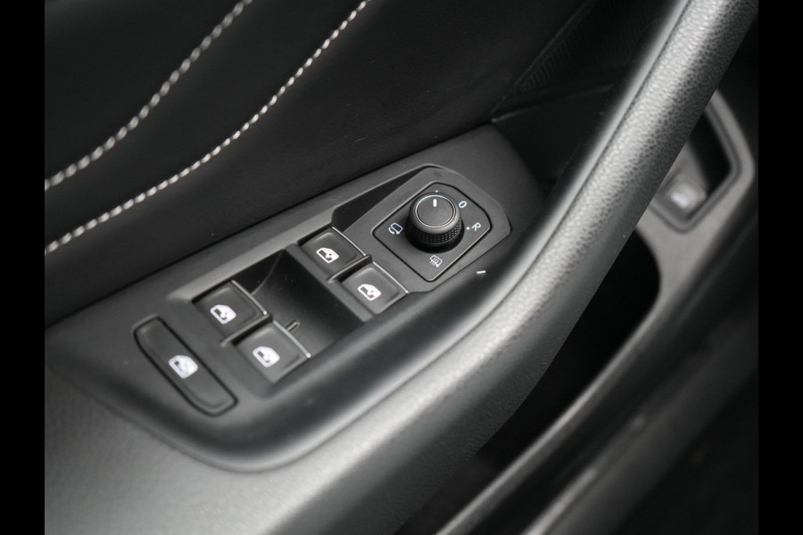 Volkswagen Passat Variant 1.4 TSI GTE Business Plug In Hybrid 218pk Dealer O.H. PHEV | Adaptive Cruise | Head Up | 360 Camera | Lederen Sportstoelen Massage & Memory | Sfeerverlichting | Stoelen & Stuur Verwarmd | Keyless | Blis | Virtual | Navigatie | DAB |