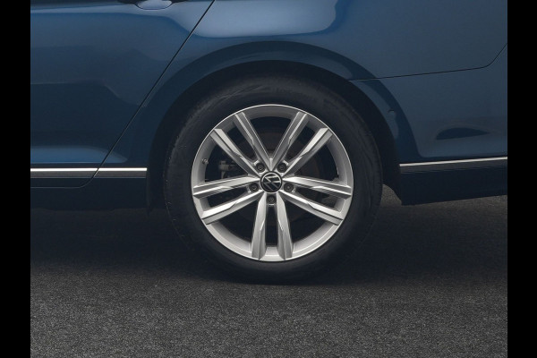 Volkswagen Passat Variant 1.4 TSI GTE Business Plug In Hybrid 218pk Dealer O.H. PHEV | Adaptive Cruise | Head Up | 360 Camera | Lederen Sportstoelen Massage & Memory | Sfeerverlichting | Stoelen & Stuur Verwarmd | Keyless | Blis | Virtual | Navigatie | DAB |
