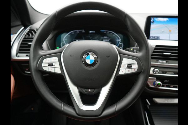 BMW X3 xDrive30e High Executive Plug In Hybrid 293pk PHEV | Panodak | Head Up | Camera | Lederen Sportstoelen & Stuur Verwarmd | Sfeerverlichting | Adaptive LED | Hifi Audio | Blis | Keyless | Navigatie | DAB |