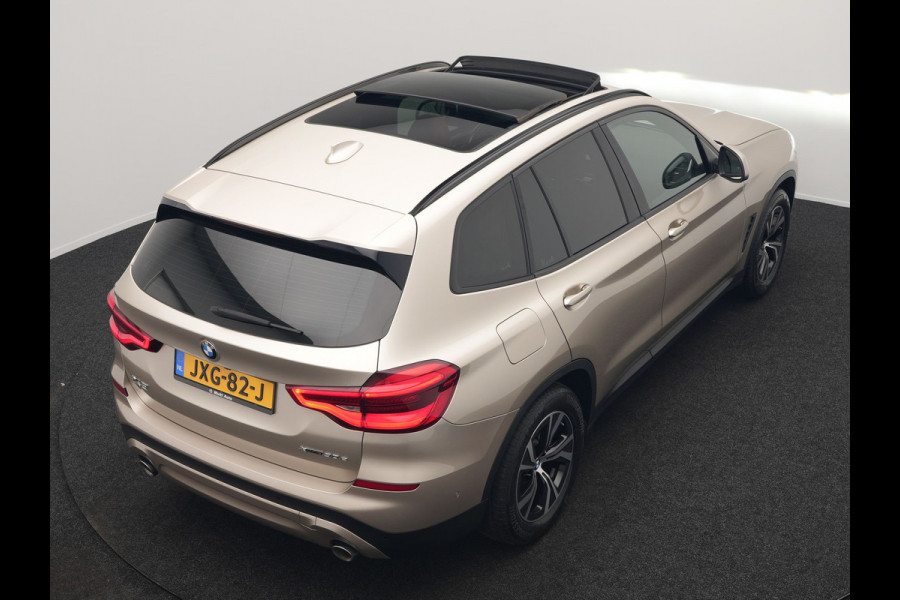 BMW X3 xDrive30e High Executive Plug In Hybrid 293pk PHEV | Panodak | Head Up | Camera | Lederen Sportstoelen & Stuur Verwarmd | Sfeerverlichting | Adaptive LED | Hifi Audio | Blis | Keyless | Navigatie | DAB |