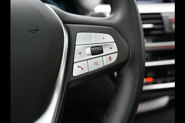 BMW X3 xDrive30e High Executive Plug In Hybrid 293pk PHEV | Panodak | Head Up | Camera | Lederen Sportstoelen & Stuur Verwarmd | Sfeerverlichting | Adaptive LED | Hifi Audio | Blis | Keyless | Navigatie | DAB |